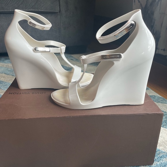 Louis Vuitton white wedge sandals - Picture 3 of 9